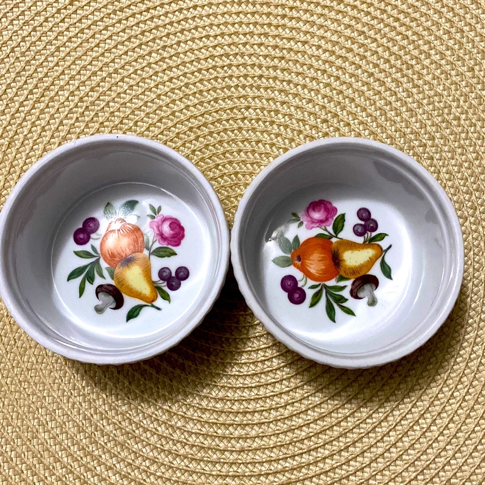 Les Quatre Saisons by PORCELAINE DE PARIS ramekins